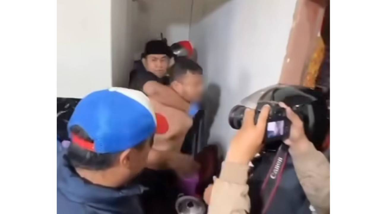 Penangkapan bandar sabu di Pamekasan. (Foto: Fathor Rahman/jatimnow.com)