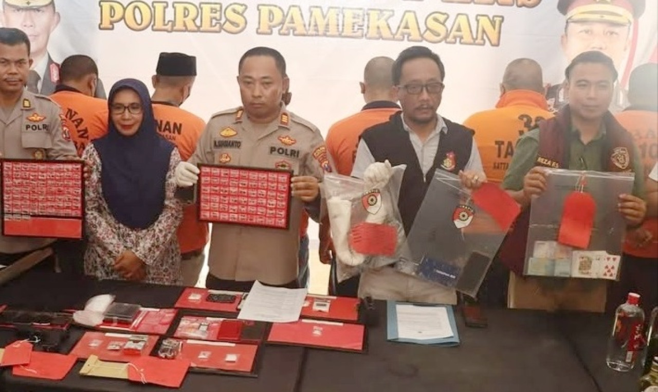 2 Mucikari Jajakan PSK lewat Aplikasi, Diringkus Polres Pamekasan