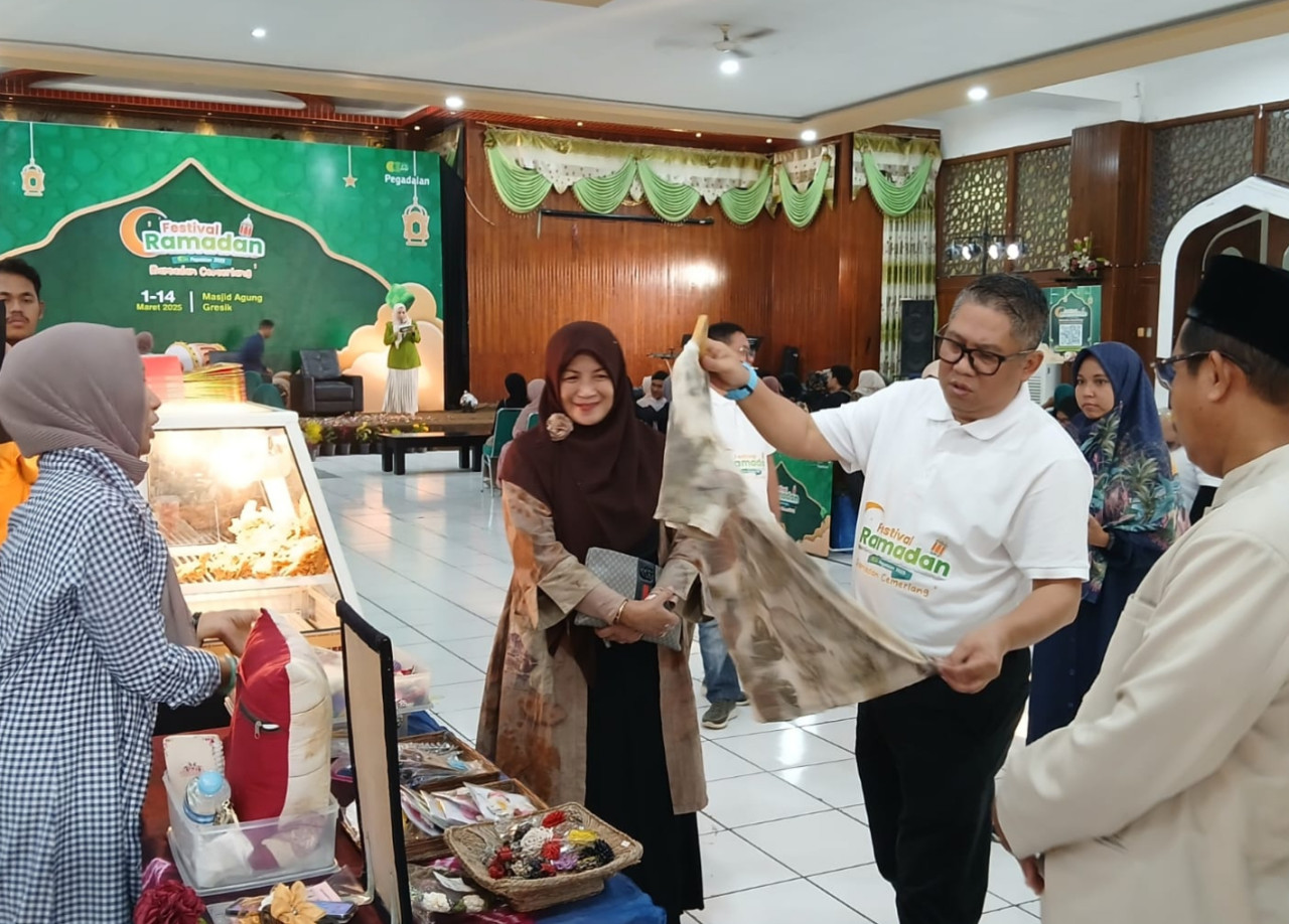 Suasana Festival Ramadan Pegadaian 2025 di Masjid Agung Gresik. (Foto: Sahlul Fahmi/jatimnow.com)