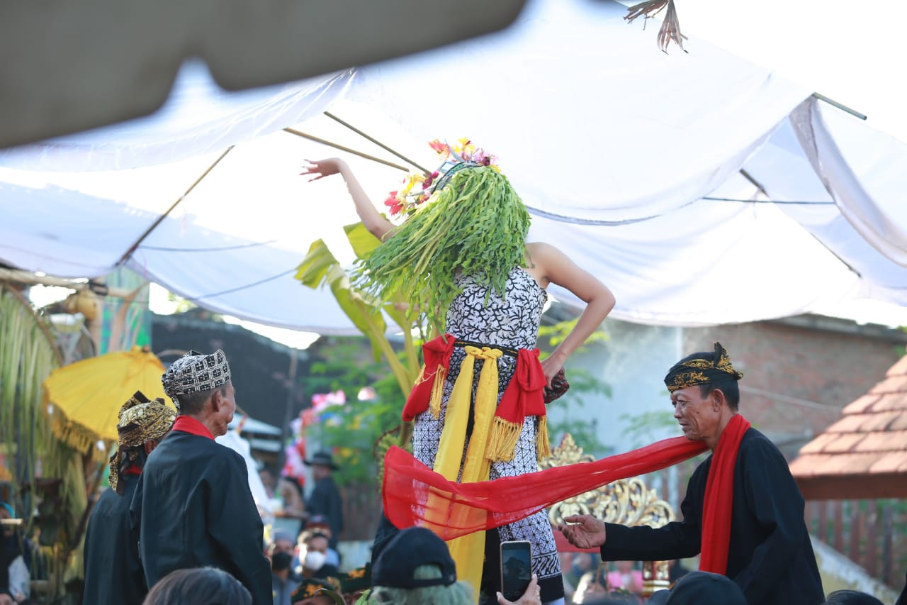 Salah satu ritual budaya Banyuwangi. (Foto: Kominfo Pemkab Banyuwangi)