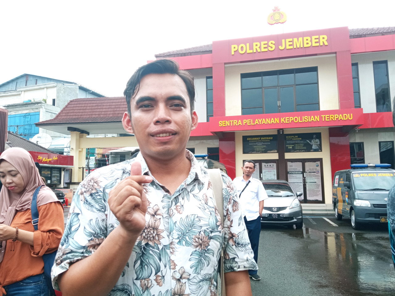 Muhammad Haris saat melapor ke Polres Jember (Foto: Sugianto/jatimnow.com)