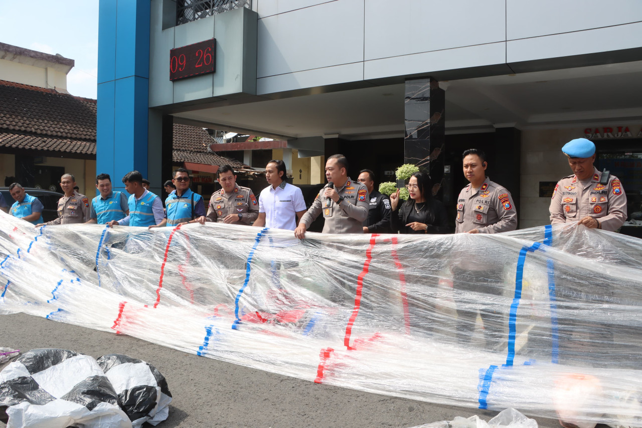 Balon udara yang diamankan selama lebaran di Tulungagung. (Foto: Bramanta Pamungkas/jatimnow.com)