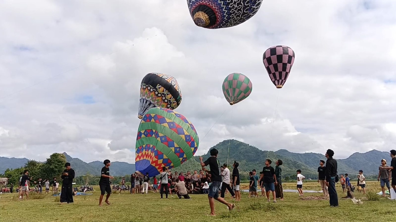 Wadahi Kreativitas, Pemdes Notorejo Tulungagung Gelar Mini Festival Balon Udara