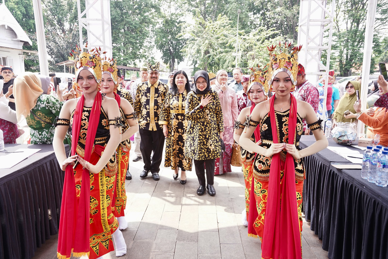 Bupati Banyuwangi Ipuk Fiestiandani dalam acara Halal Bihalal Ikawangi Pusat di Gedung Djuang 45, Kabupaten Bekasi. (Foto: Kominfo Pemkab Banyuwangi