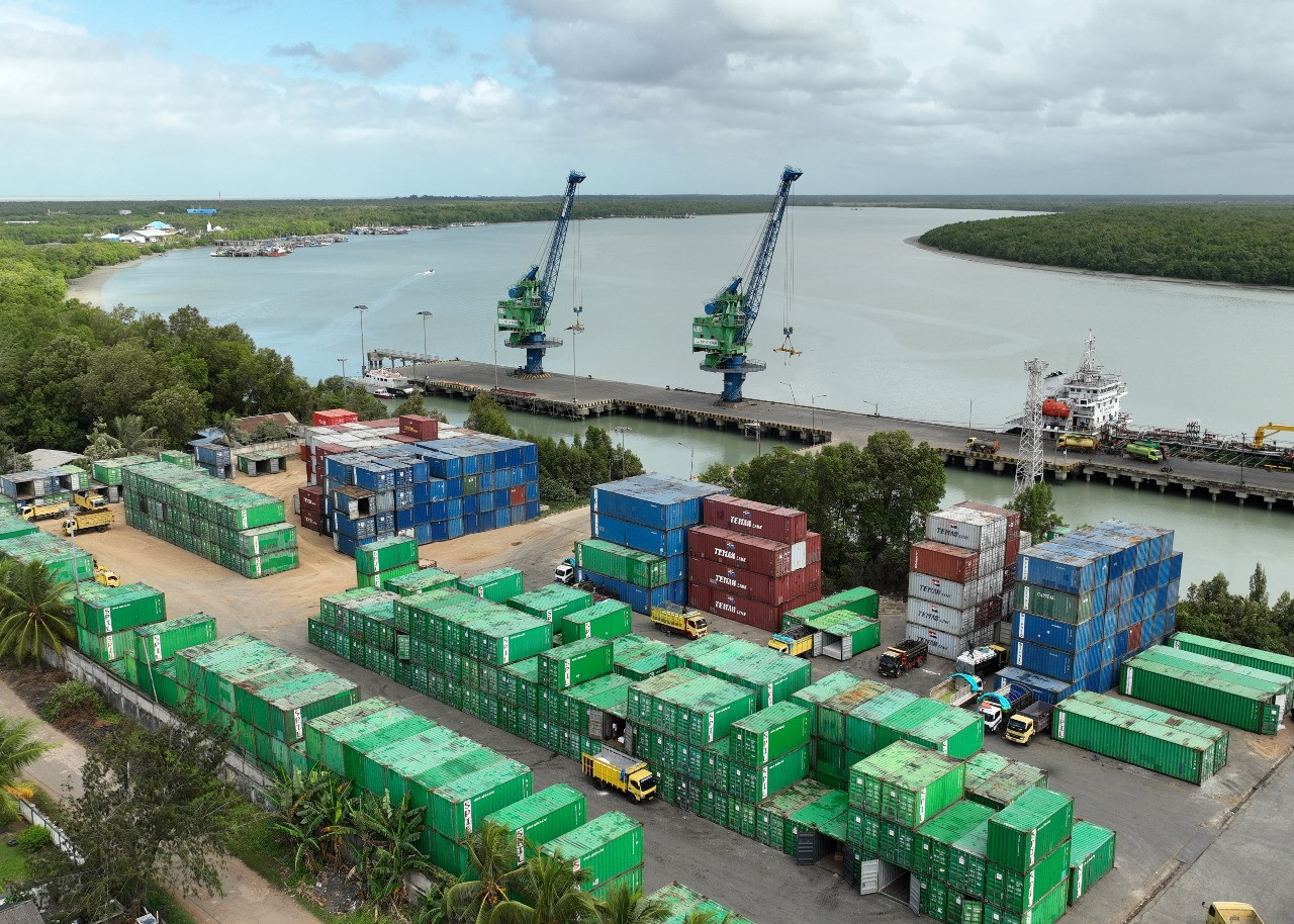 Kegiatan Operasional di Terminal Peti Kemas Merauke Merauke. (Foto: Humas PTP)