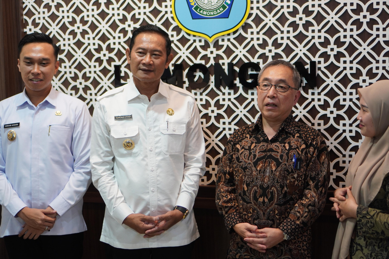 Bupati dan Wabup Lamongan saat menyambut Direktur Jendral TETO Surabaya. (Foto : Humas Pemkab Lamongan fot jatimnow.com)