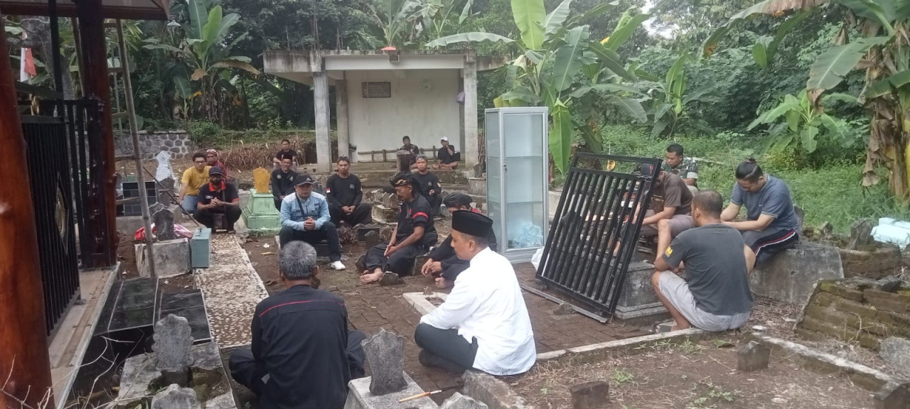 Makam Diduga Palsu di Brotonegaran Ponorogo Dibongkar