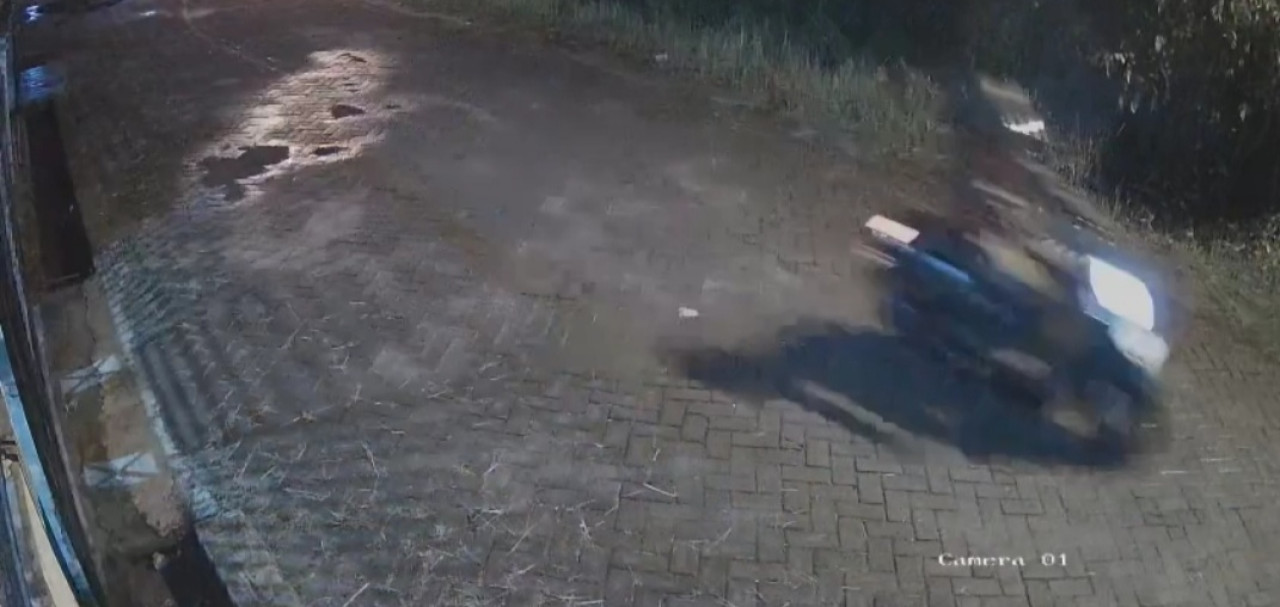 Tangkapan layar CCTV aksi pencurian di Bangkalan.