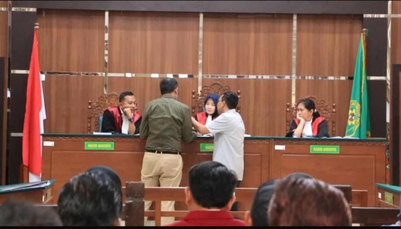 Persidangan gugatan penjual ayam terhadap bank BUMN di PN Ponorogo. (Foto: Ahmad Fauzani/jatimnow.com)