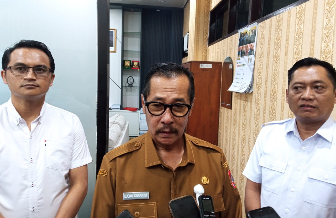 Wabup Djoko Susanto bersama pimpinan DPRD Jember. (Foto: Sugianto/jatimnow.com)