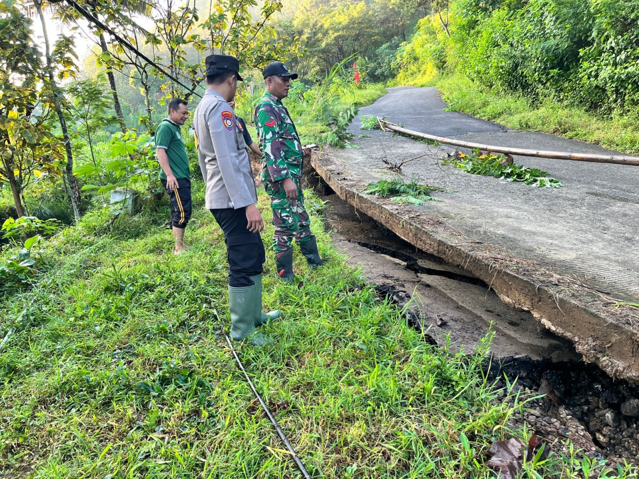 Jalur Ponorogo-Trenggalek Ambles, Akses Ditutup Sementara