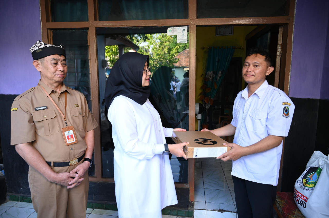Ketulusan Agus menuai perhatian dari Bupati Banyuwangi, Ipuk Fiestiandani. (Foto: Humas Pemkab Banyuwangi)