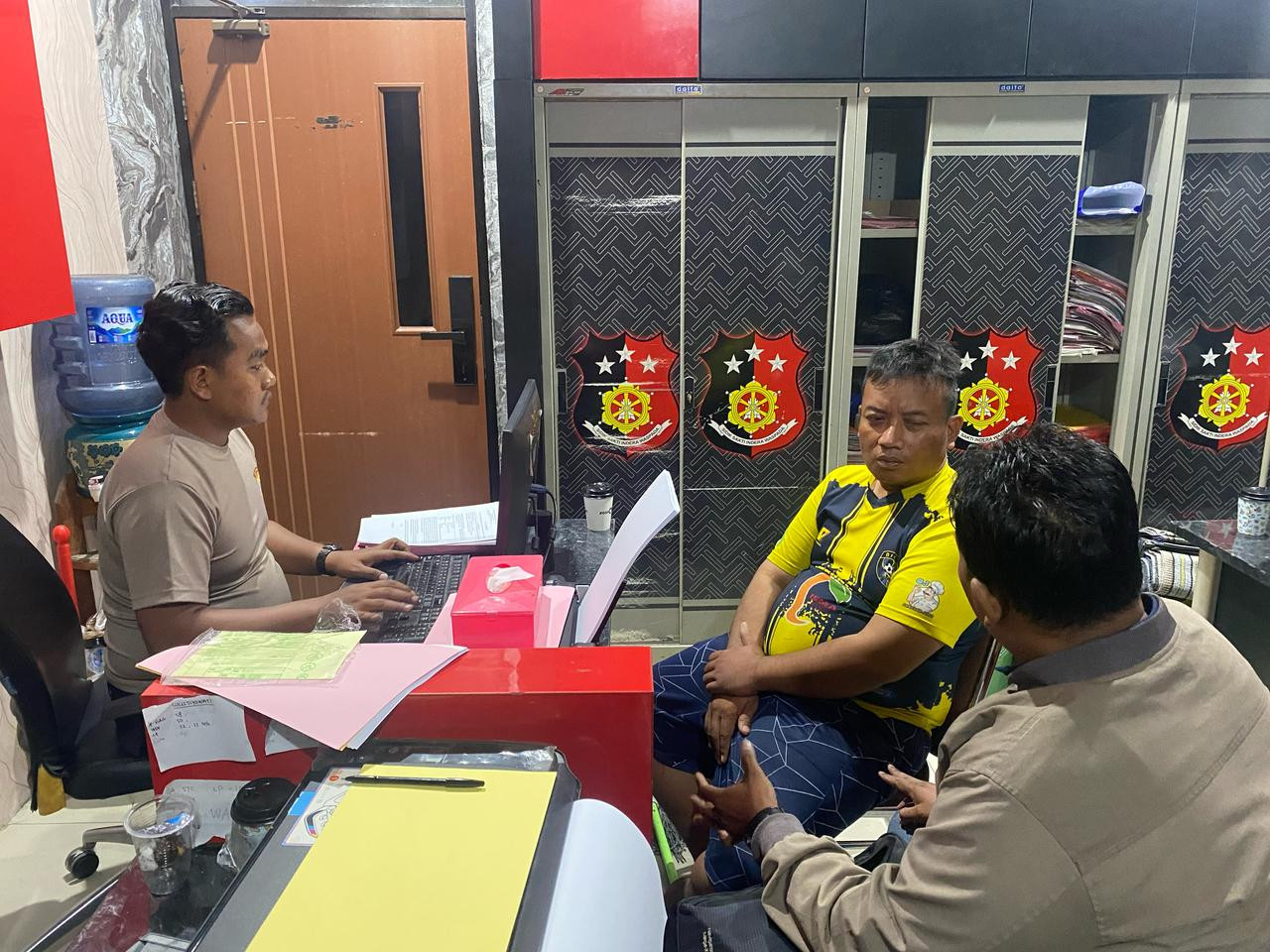 Pelaku diamankan di Polres Bojonegoro (foto: Dion for jatimnow.com)