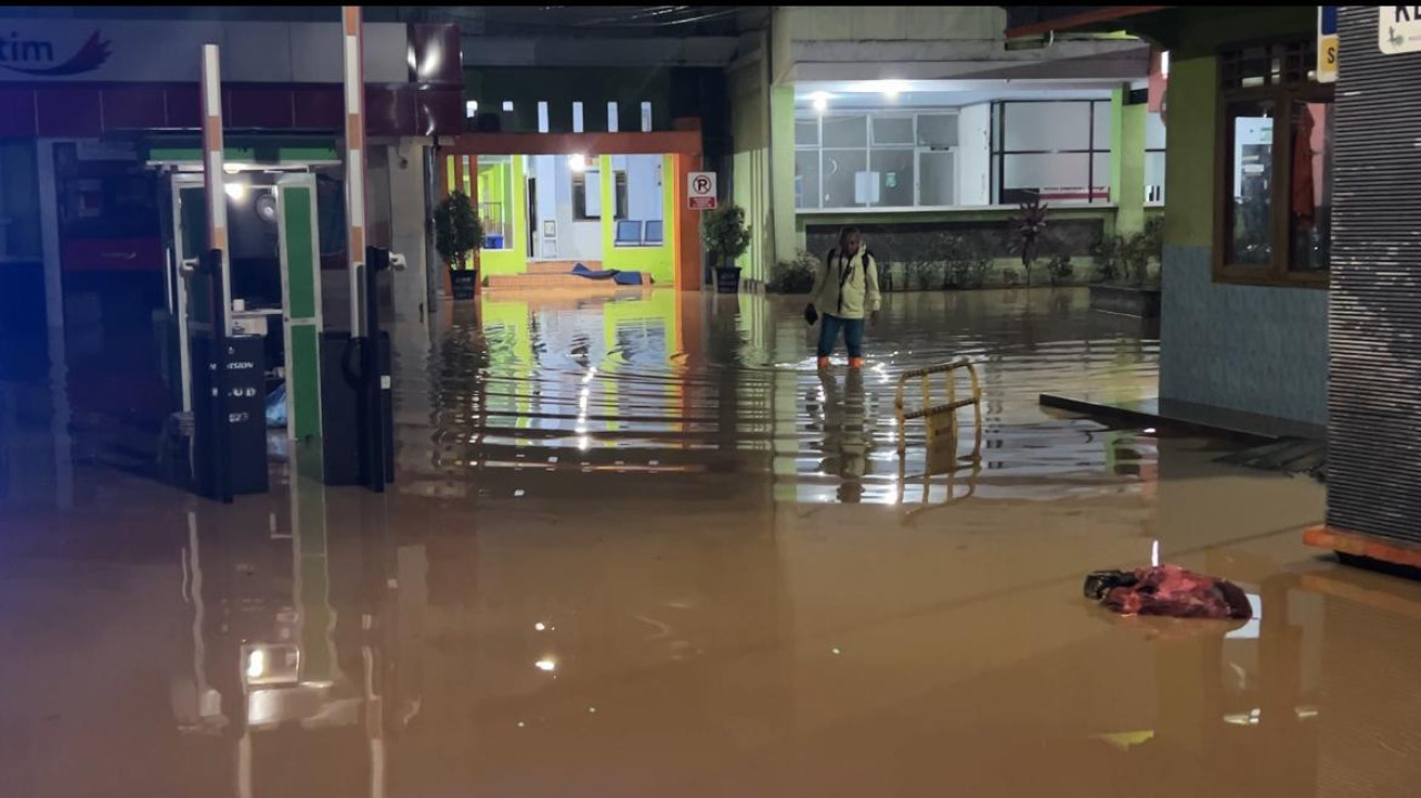 Banjir Rendam Trenggalek, RSUD dr Soedomo Tutup Sementara