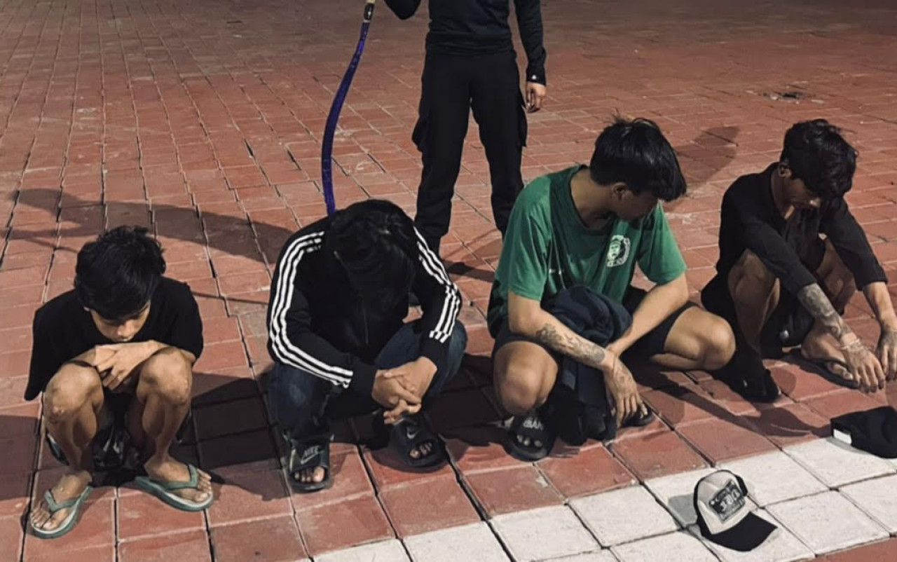 Para remaja yang diduga anggota geng saat diamankan Polres Gresik (Foto: Humas Polres Gresik)