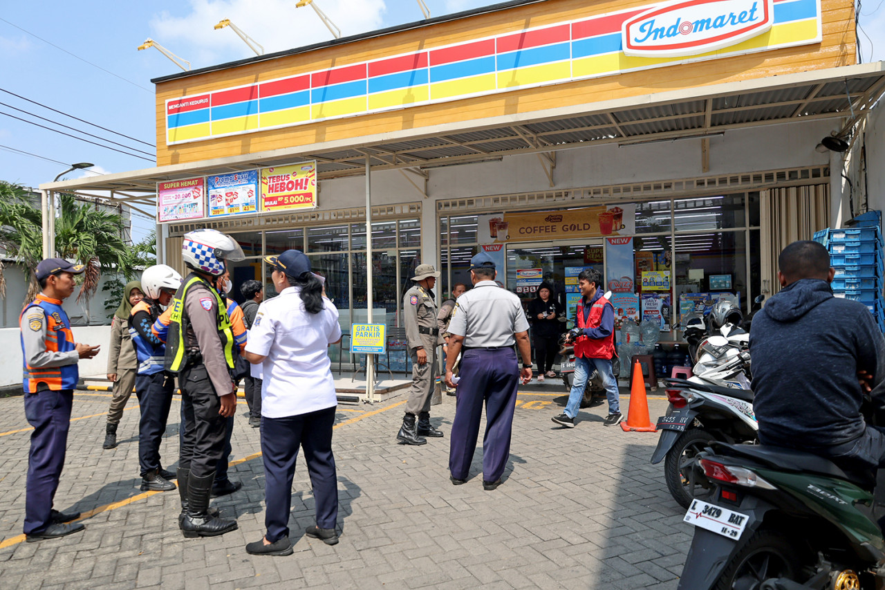 Penertiban tukang parkir liar (foto: Humas Pemkot Surabaya for jatimnow.com)