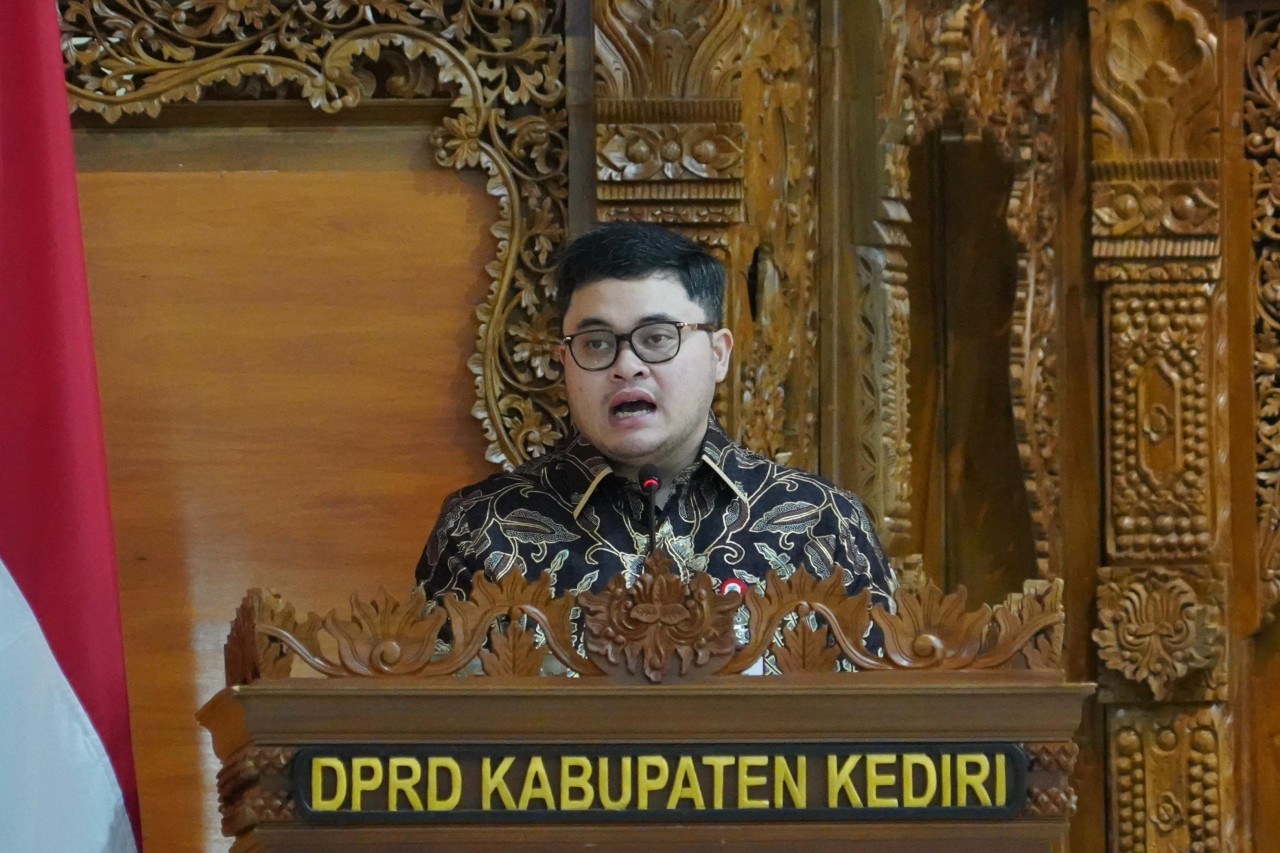 Mas Dhito dalam rapat paripurna di DPRD Kabupaten Kediri. (Foto: Pemkab Kediri/jatimnow.com)