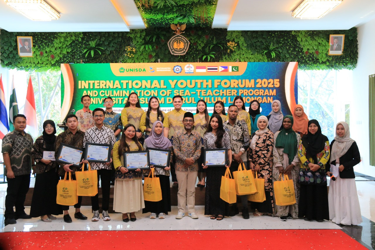 Partisipan dosen dan mahasiswa yang mengikuti Internasional Youth Forum 2025 di Unisda Lamongan. (Foto : Adyad Ammy Iffansah/jatimnow.com)