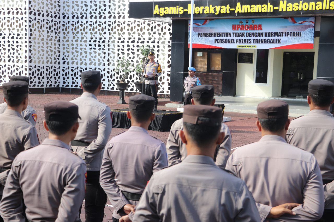 Prosesi PTDH yang digelar di Mapolres Trenggalek. (Foto: Polres Trenggalek)