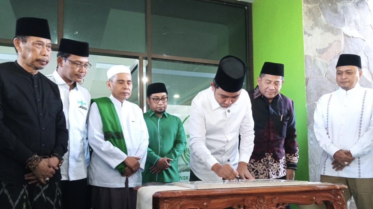 Bupati Jember meresmikan Klinik NU (Foto: Sugianto/jatimnow.com)