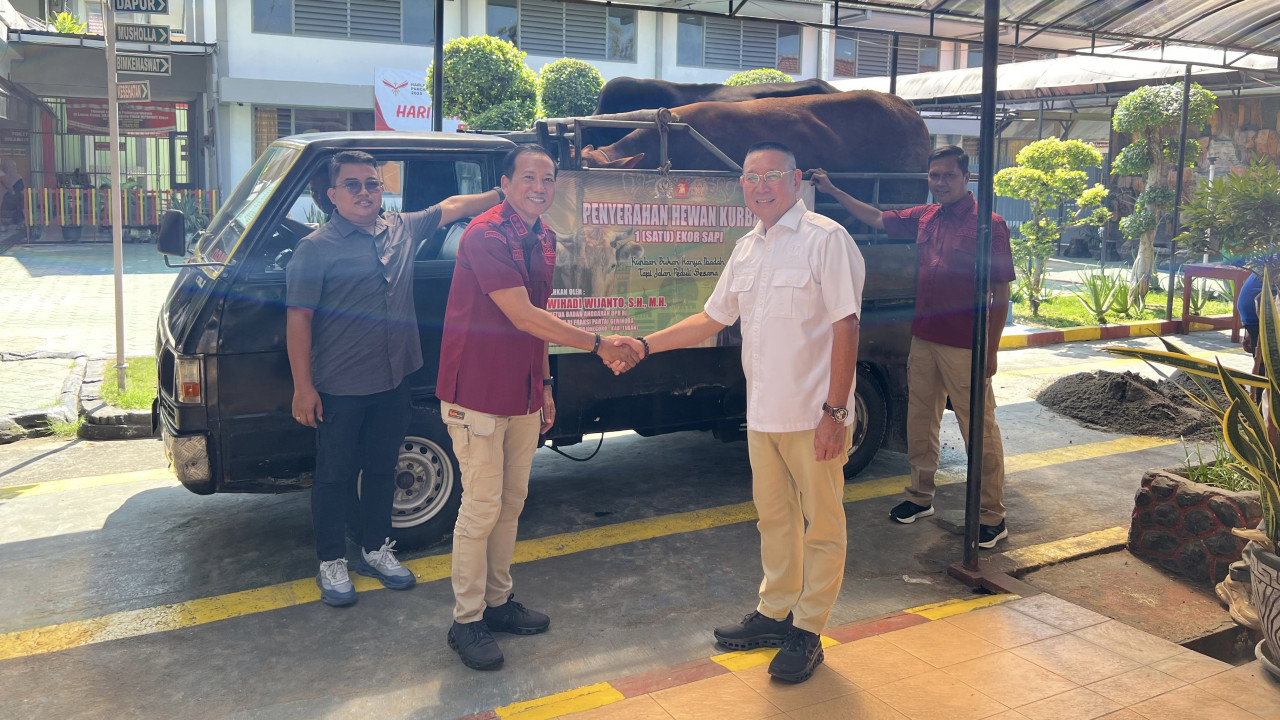 Penyerahan hewan kurban di Lapas Bojonegoro. (Foto: Lapas Bojonegoro/jatimnow.com