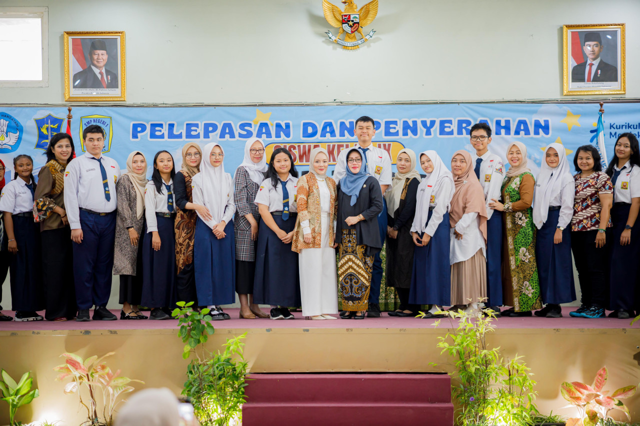 Seremonial pelepasan siswa Spensabaya (foto: Spensabaya for jatimnow.com)