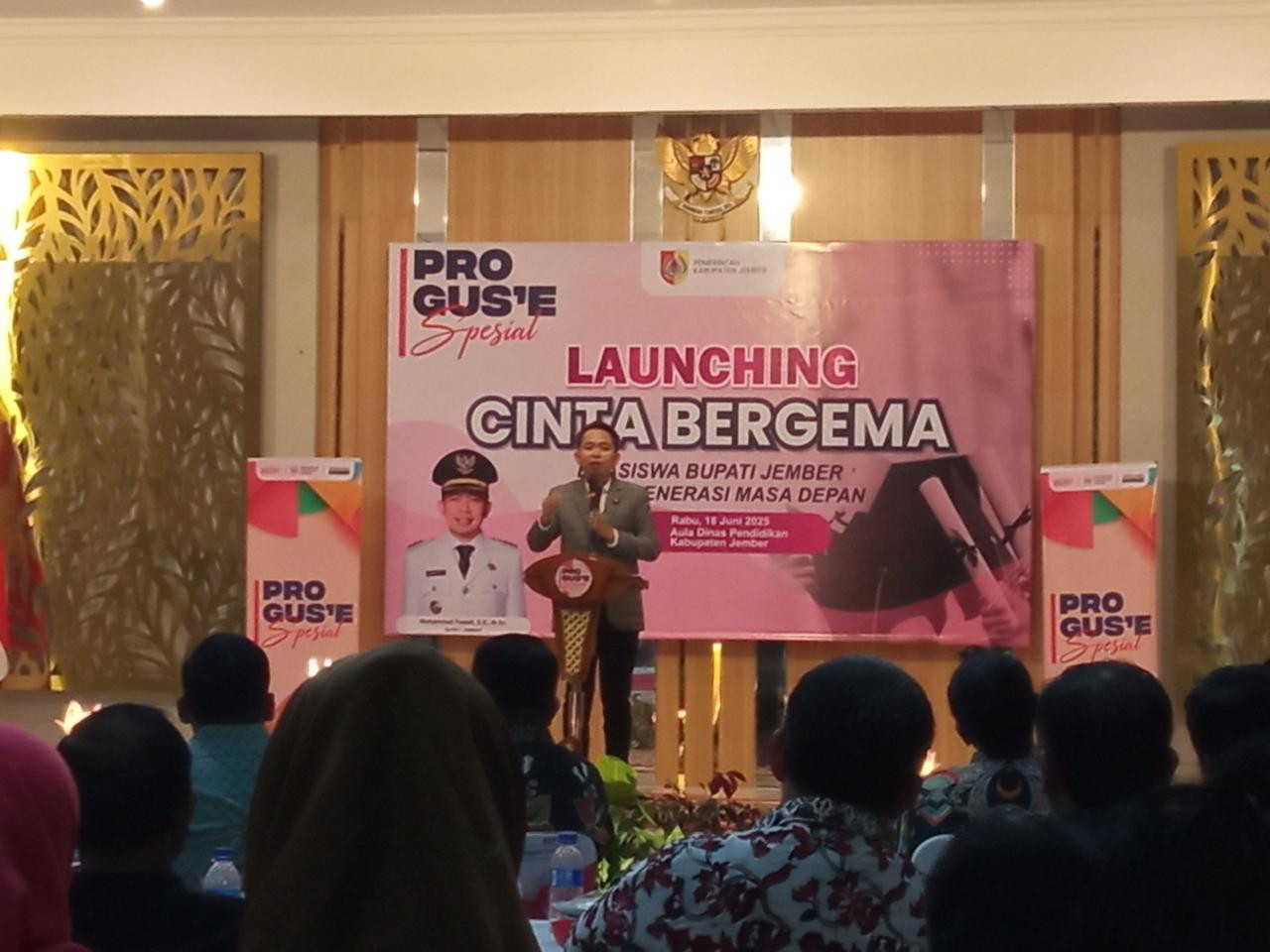 Bupati Gus Fawait menyampaikan ribuan sekolah di Jember rusak. (Foto: Sugianto/jatimnow.com)