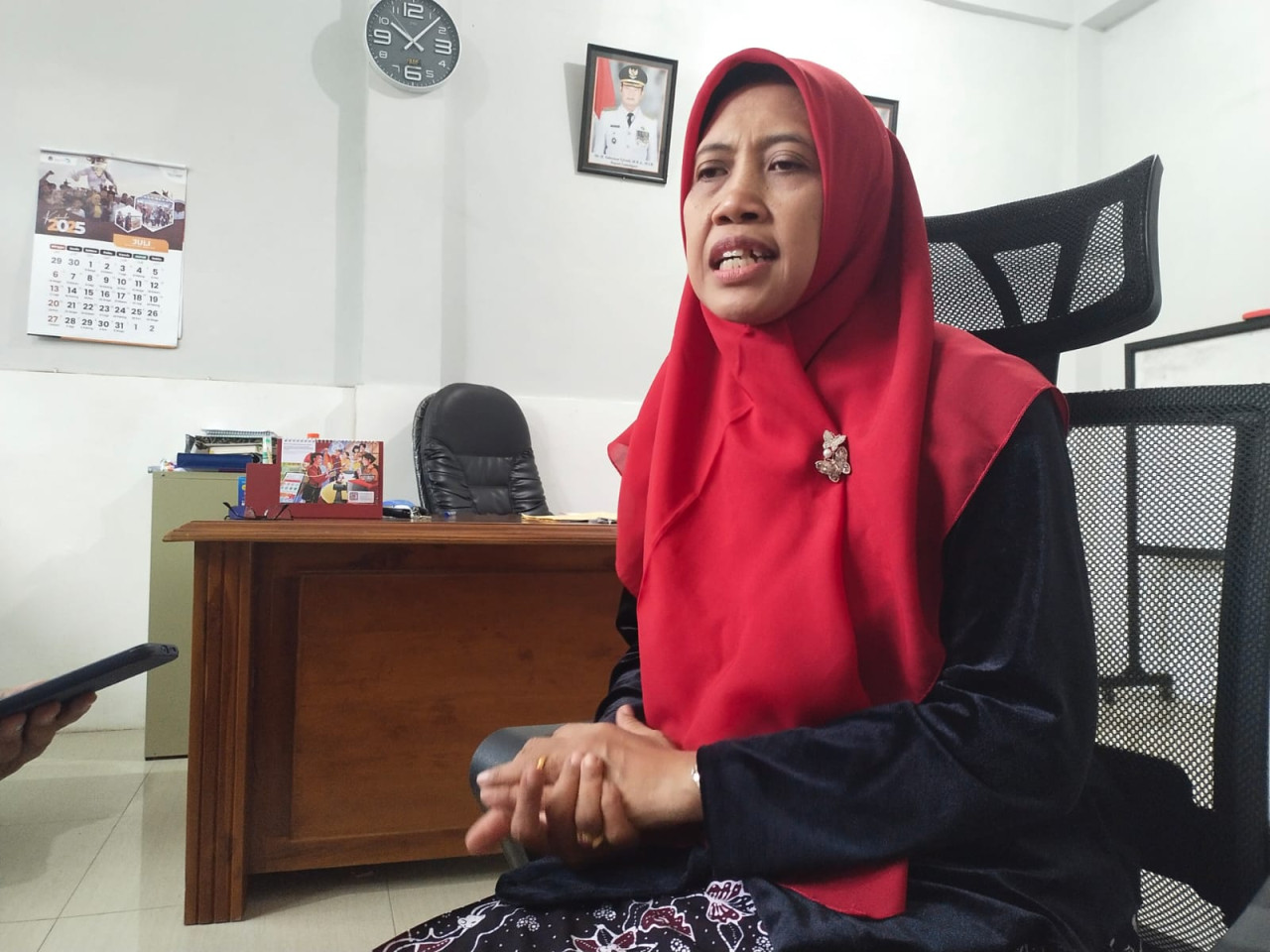 Kadinsos Lamongan, Farah Damayanti menyampaikan persiapan SR. (Foto : Adyad Ammy Iffansah/jatimnow.com)