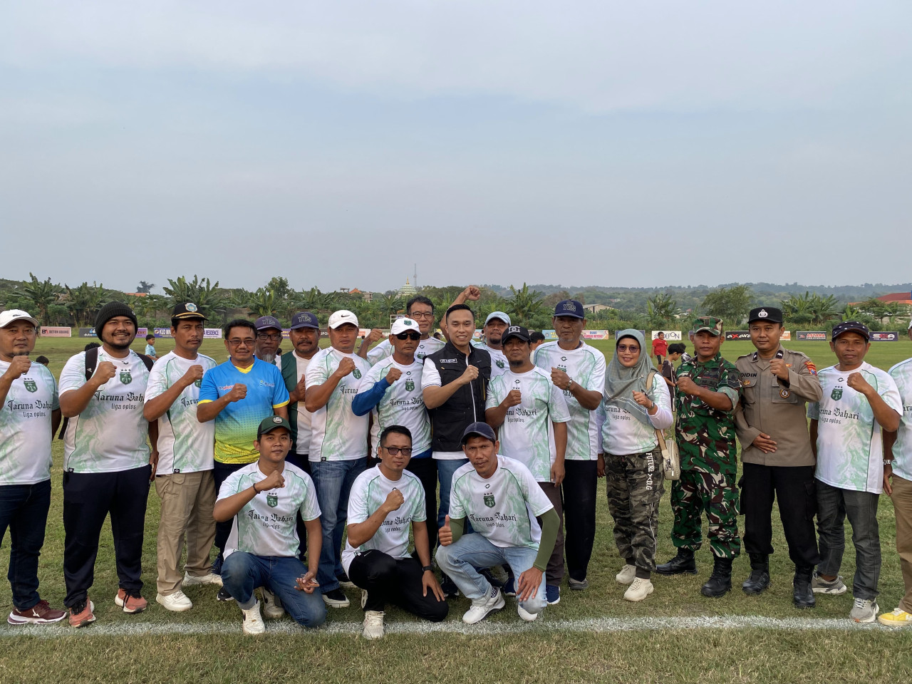 Foto : Wabup Lamongan, Dirham Akbar Aksara saat membuka Liga Oplos di Brondong. (Humas Pemkab Lamongan / jatimnow.com)