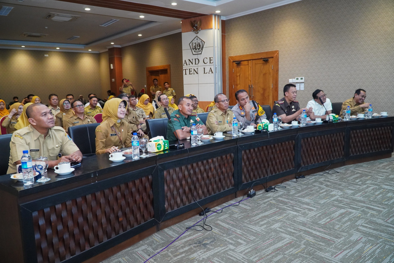 Foorkopimda Lamongan saat mengikuti peluncuran KDMP serentak secara daring. (Foto:Humas Pemkab Lamongan for jatimnow.com)