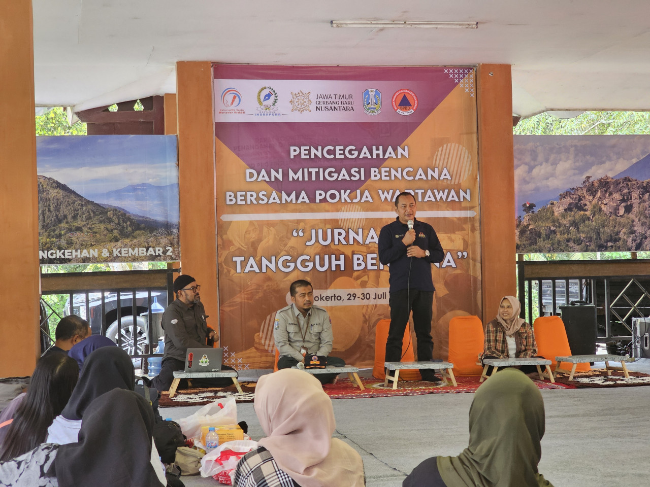 Kalaksa BPBD Jatim Gatot Soebroto membuka pelatihan (foto: Ni'am Kurniawan/jatimnow.com)