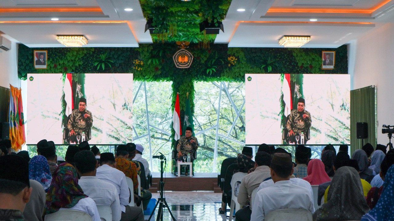 KH Aqil Siradj saat memberi kuliah umum di Unisda Lamongan. (Foto: Adyad Ammy Iffansah/jatimnow.com)
