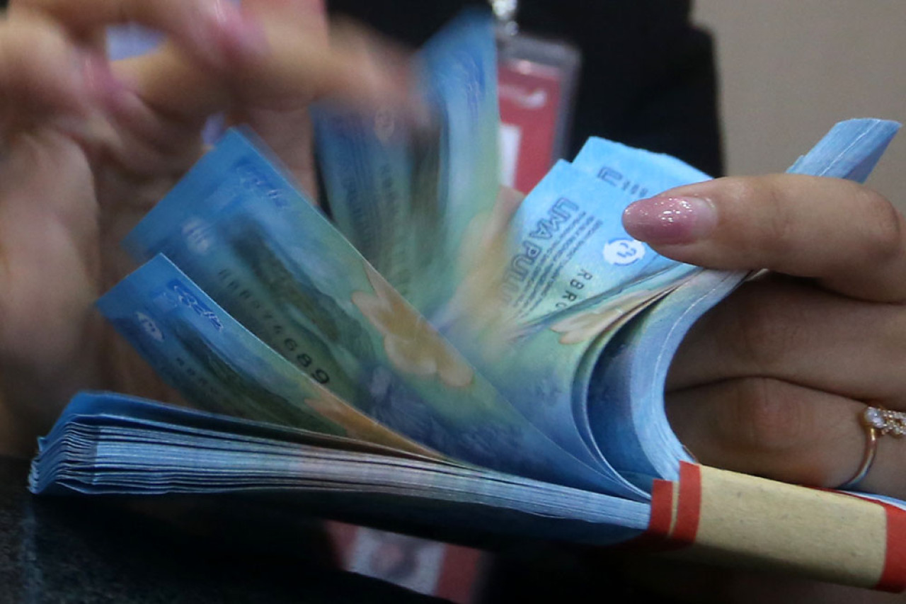Penyaluran BSU 2025 akan dilakukan langsung ke rekening Bank Himbara. (Foto ilustrasi: Ali Masduki/jatimnow.com)