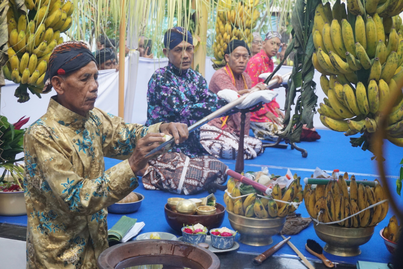 Foto: Tombak kyai upas pusaka milik Pemkab Tulungagung (Bramanta Pamungkas/jatimnow.com)