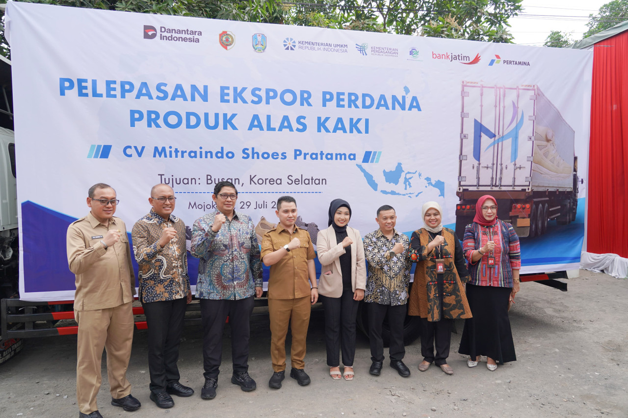 UKM Alas Kaki Binaan Bank Jatim di Mojokerto Sukses Tembus Pasar Korea Selatan
