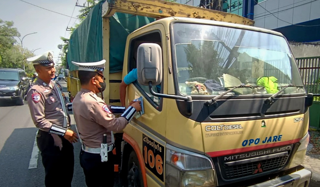 Polres Gresik Tindak 650 Pelanggar dalam 3 Hari Operasi Patuh Semeru