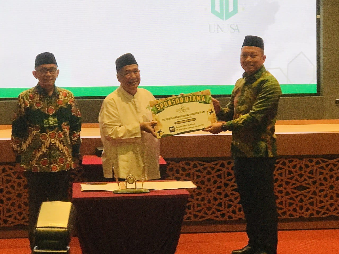 Masduqi Toha (tengah) (foto: Rizki/jatimnow.com)