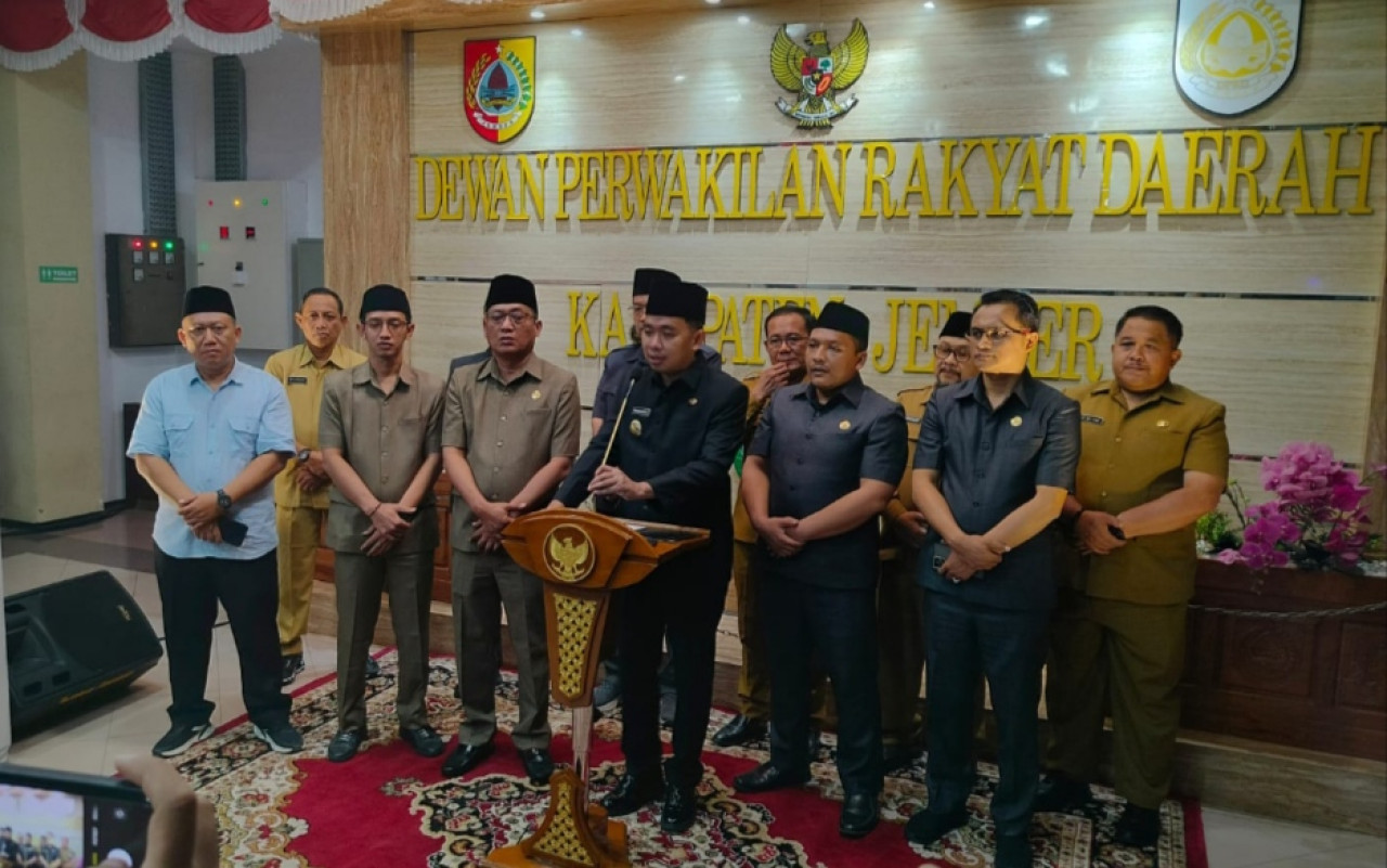 Foto : Bupati Jember Muhammad Fawait saat press conference (Sugianto/jatimnow.com)