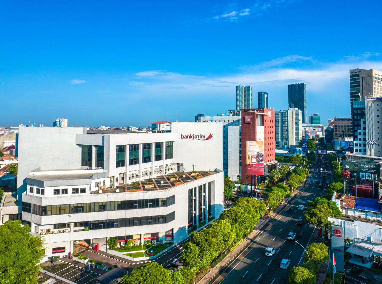 Bank Jatim Sukses Bukukan Laba Bersih Rp703 Miliar di Semester I 2025