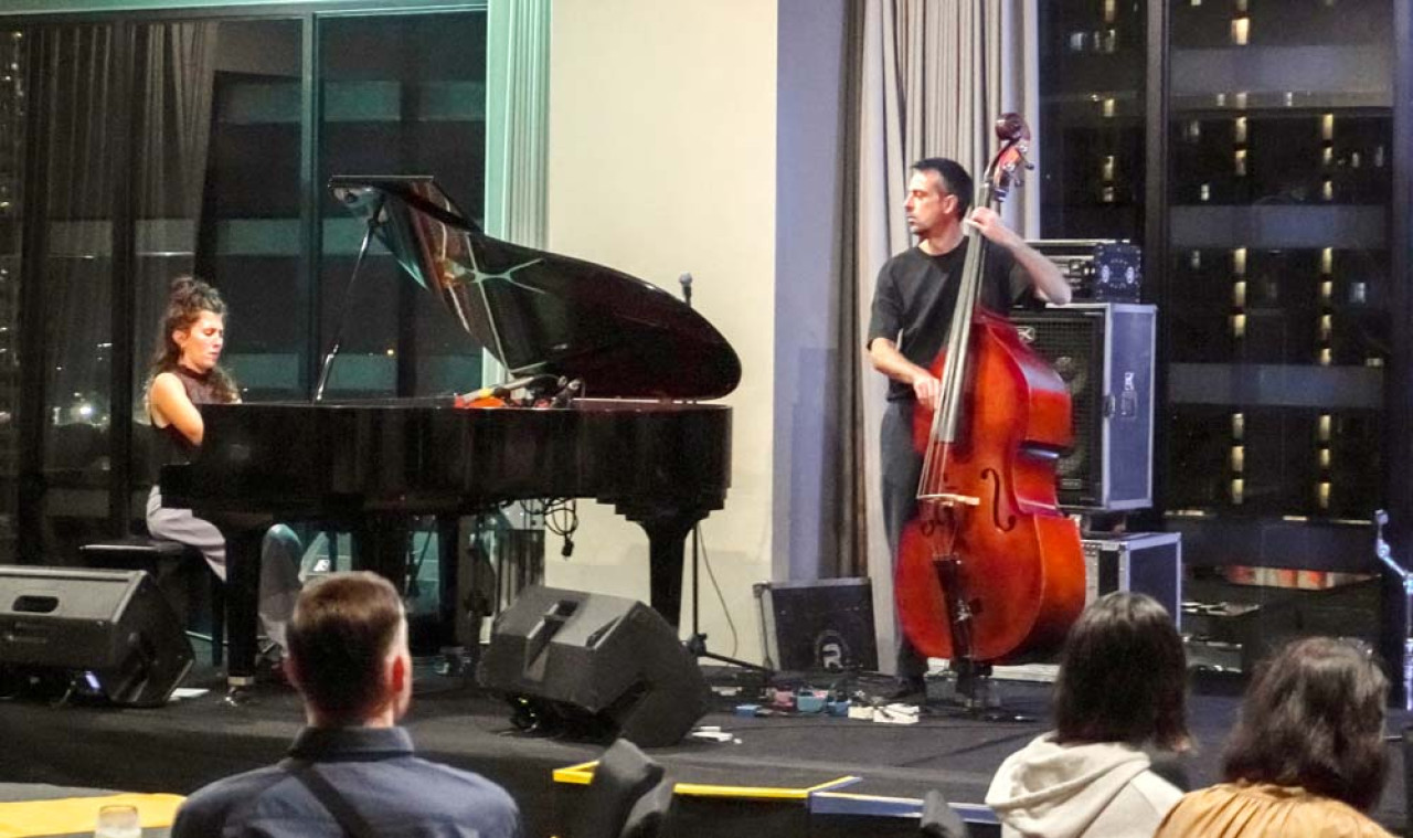 Alunan Jazz Prancis Memikat di Jazz Night Vol 2