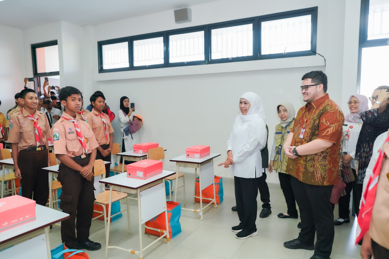 Gubernur Jatim Khofifah saat meninjau sekolah rakyat di Kediri. (Foto: Pemprov Jatim/jatimnow.com)