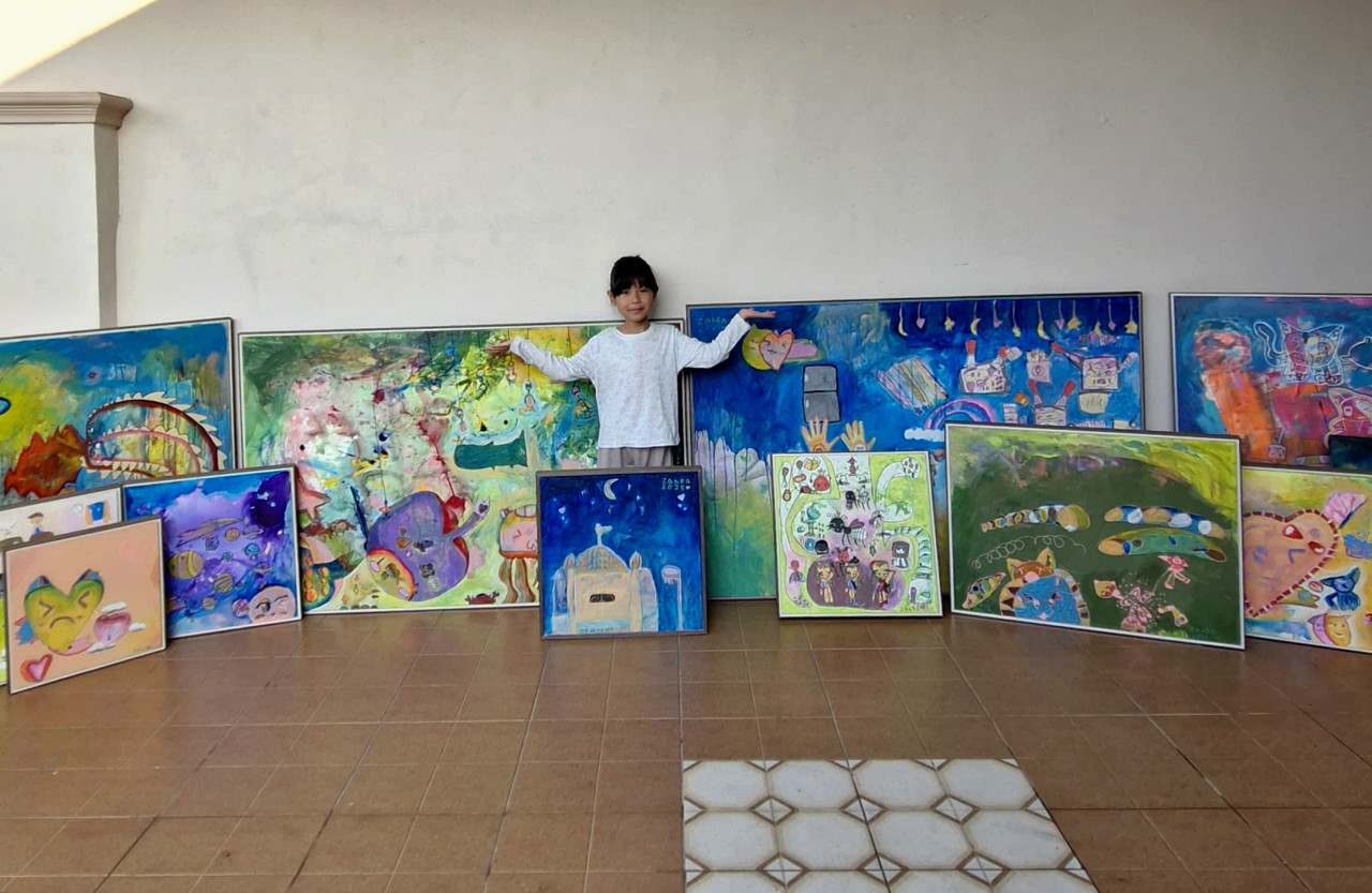 Baru Berusia 6 Tahun, Pelukis Asal Surabaya ini Bakal Gelar Pameran Tunggal