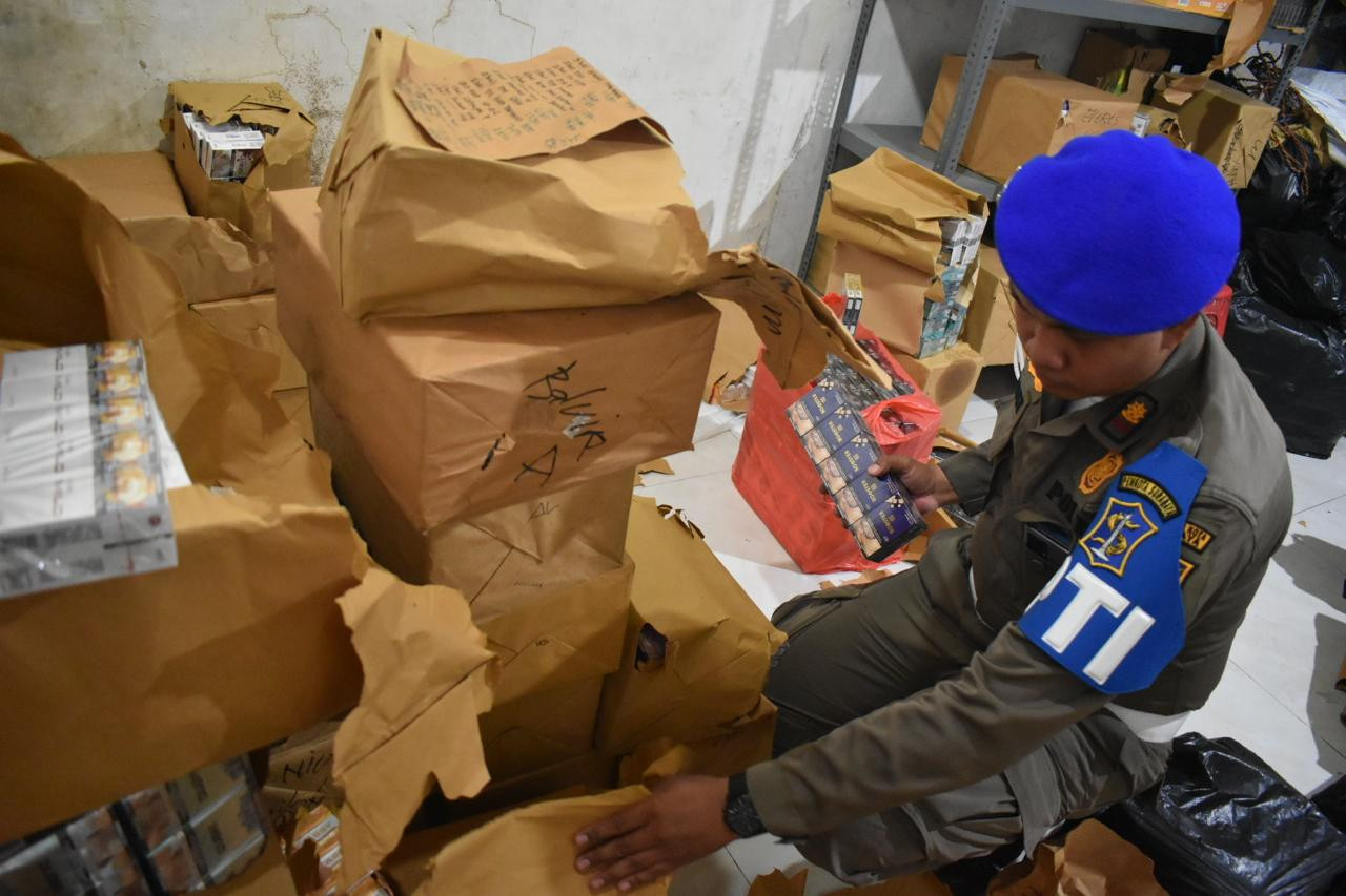 500.000 Rokok Ilegal Senilai Rp750 Juta Gagal Beredar di Surabaya