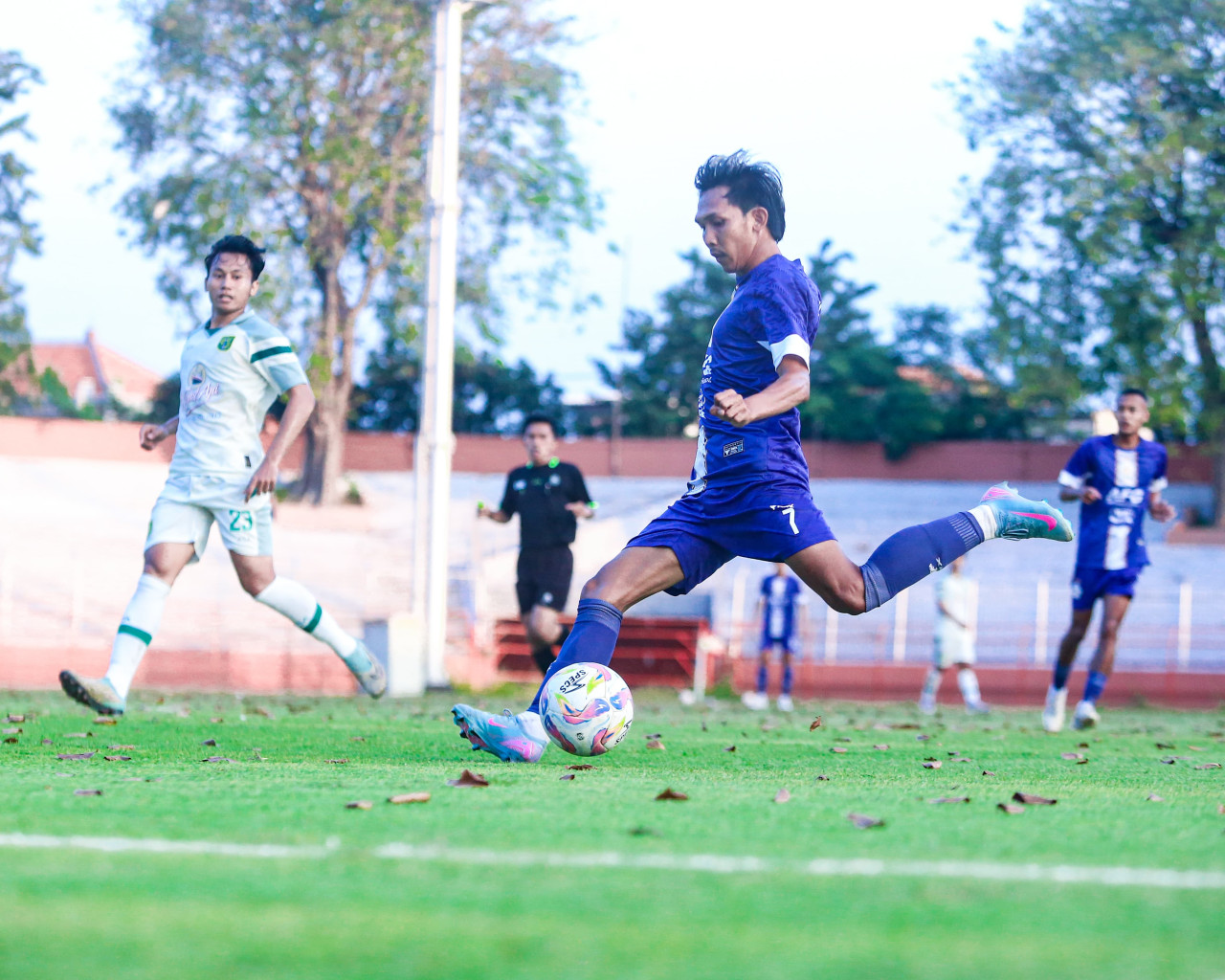 Persik Kediri saat uji coba lawan Persebaya Surabaya. (Foto: Persik Kediri/jatimnow.com)