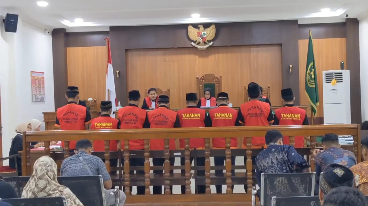 Foto: Sidang putusan kasus perusakan Polsek Watulimo Trenggalek (Bramanta/jatimnow.com)