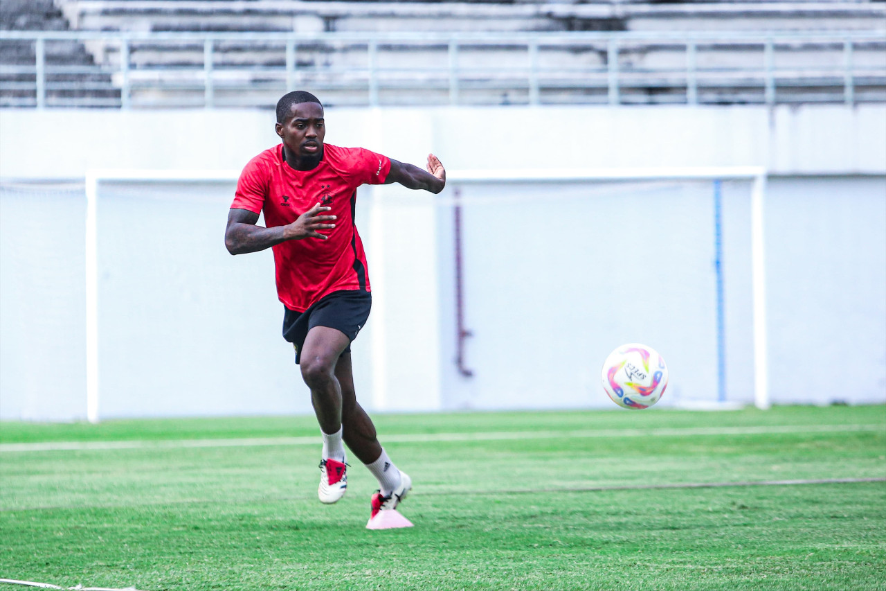 Persik Datangkan Penyerang Asal Prancis, Sylvain Atieda