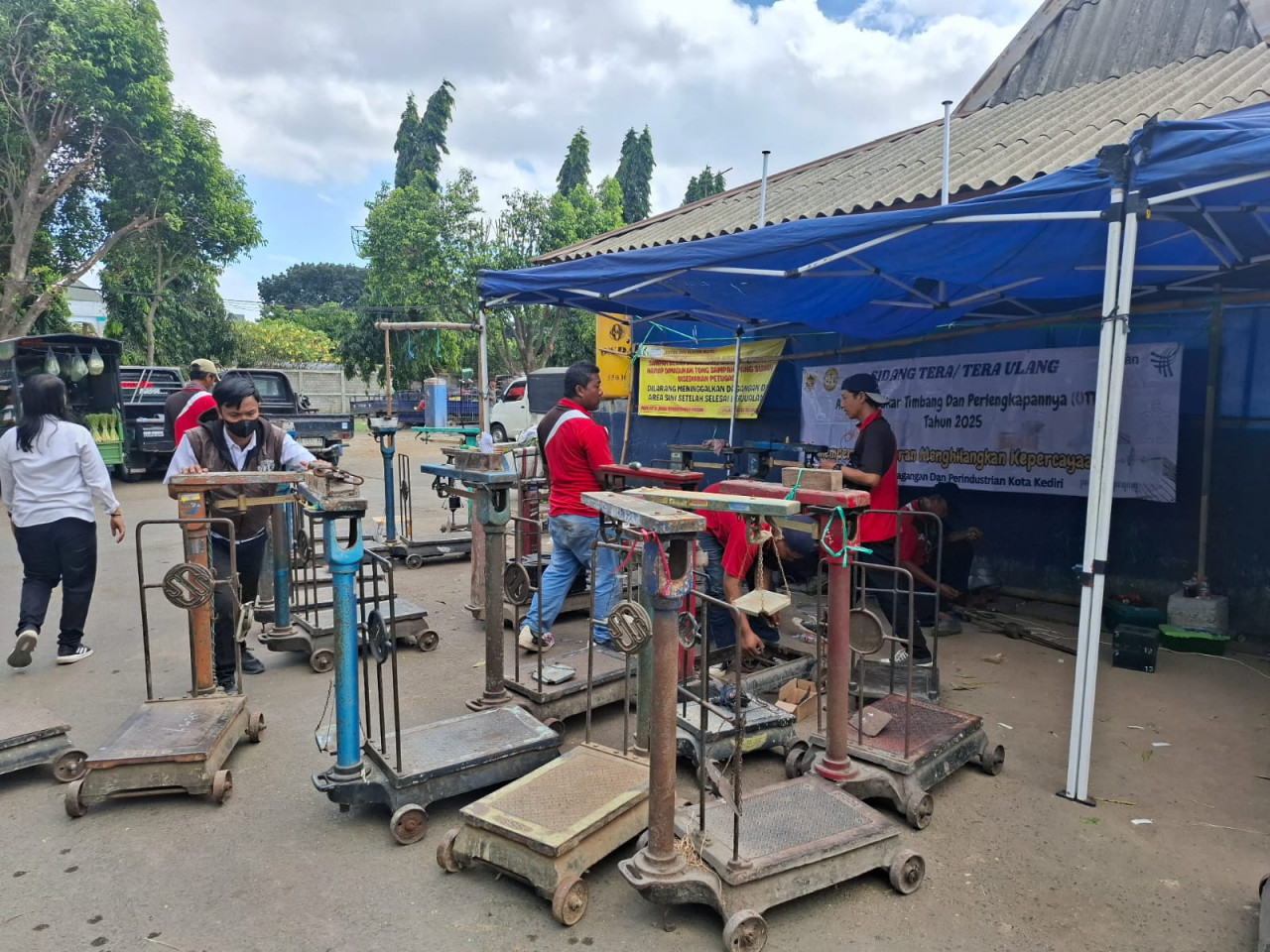 Tera ulang di pasar Kota Kediri. (Foto: Disperdagin Kota Kediri/jatimnow.com)