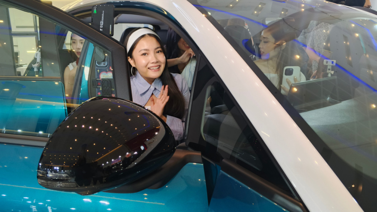 AION UT hadir dengan desain yang berani dan personal, dirancang untuk mereka yang tidak takut tampil beda. (Foto: Ali Masduki/JatimNow.com)