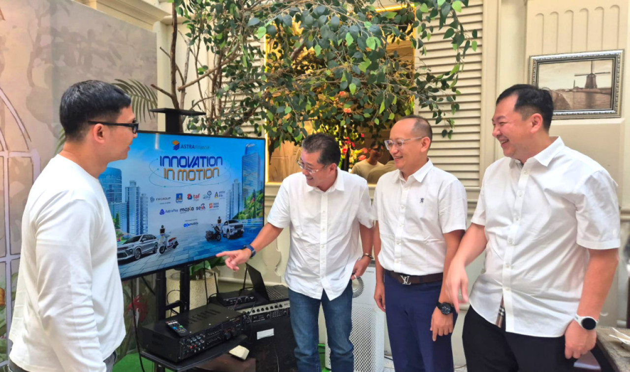 Mengusung tema "Innovation in Motion", Astra Financial menawarkan program "Kredit Cerdas" dan berbagai promo menarik. (Foto/JatimNow.com)