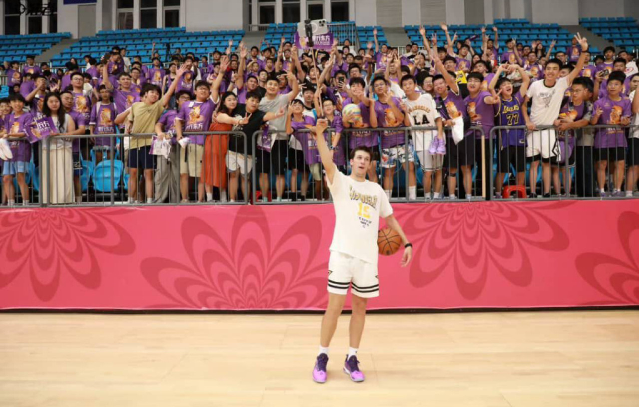 Dokumentasi Austin Reaves Asia Tour 2025 di Tiongkok.  Foto: Rigorer.